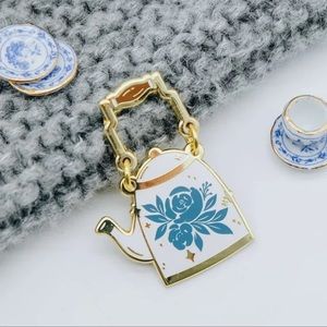 Teapot Enamel Pin, Beautiful Blue & White Movable Handle Tea pot Enamel …
